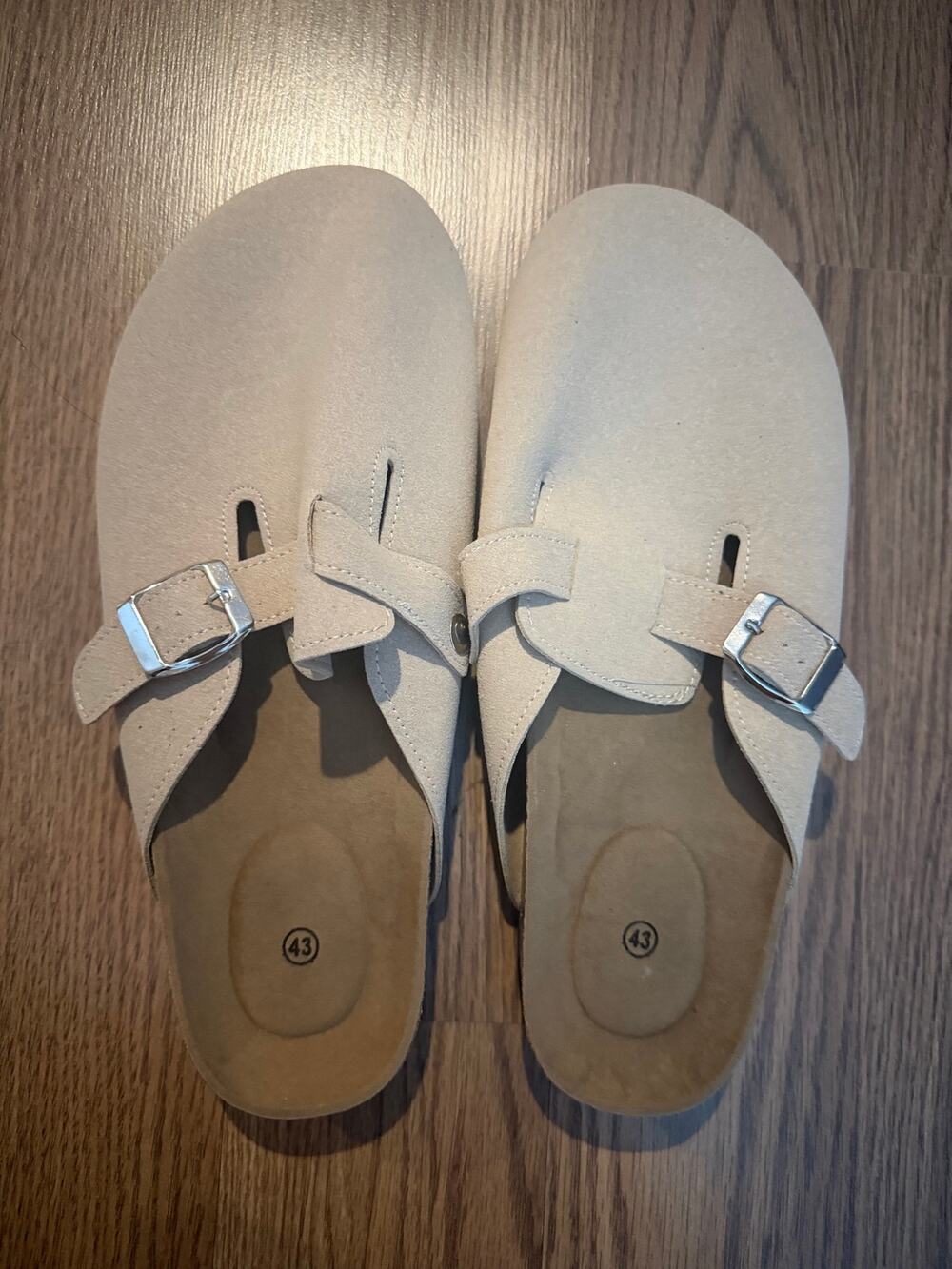 NWOT Cloggs Beige SZ EU 43 Men's 9.5 – 10 Women's 12 – 13
